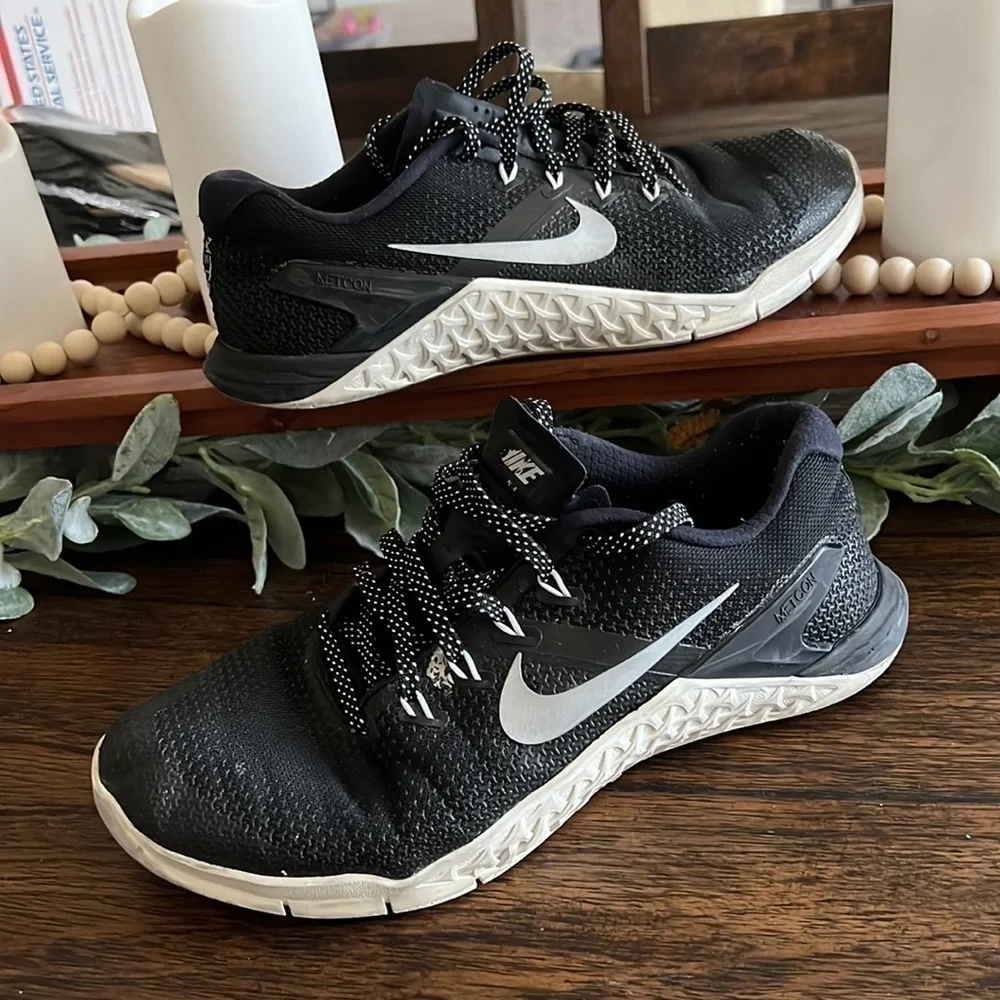 Nike Metcons 3 | black/white | size 9
